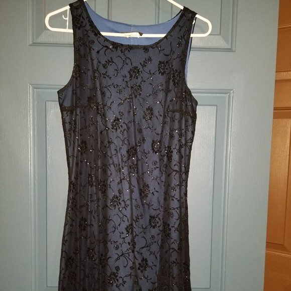 Dresses & Skirts - Dress